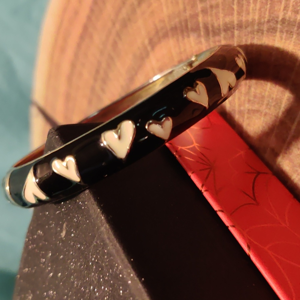Betsey Johnson hinged heart bracelet